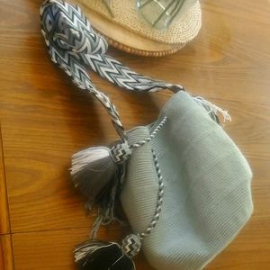 Hobo type purse/ woven